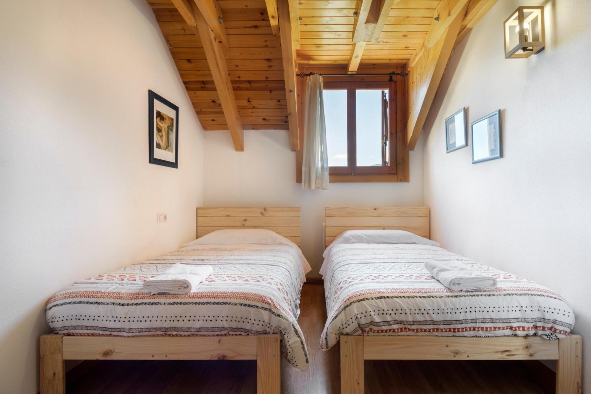 Atico Abuhardillado I Aire Acondicionado L Centrico L Garaje L Trastero I Wifi Apartment Biescas  Luaran gambar