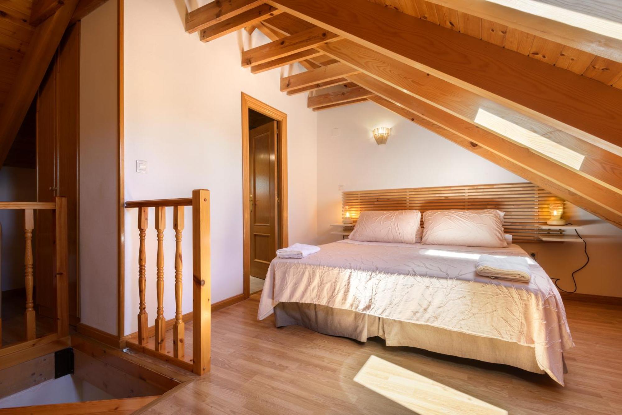 Atico Abuhardillado I Aire Acondicionado L Centrico L Garaje L Trastero I Wifi Apartment Biescas  Luaran gambar