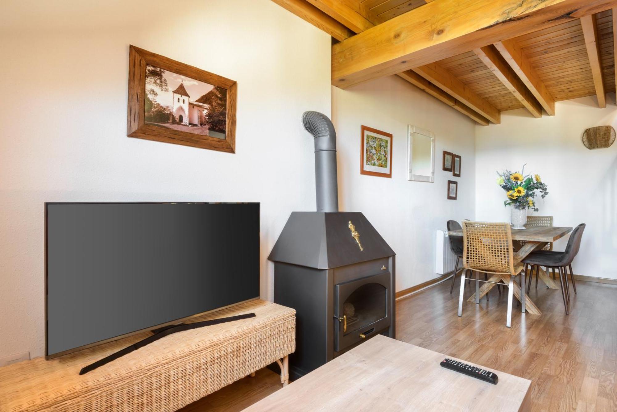 Atico Abuhardillado I Aire Acondicionado L Centrico L Garaje L Trastero I Wifi Apartment Biescas  Luaran gambar